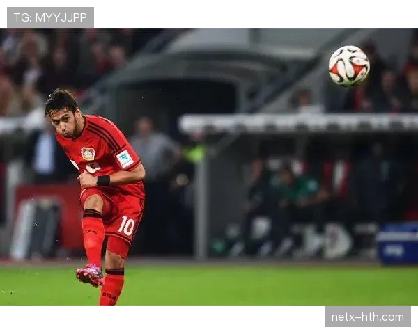 恰尔汗奥卢在联赛中的出色表现引发关注,球队新核心持续提升竞争力 恰尔汗奥卢在联赛中的出色表现引发关注,球队新核心持续提升竞争力